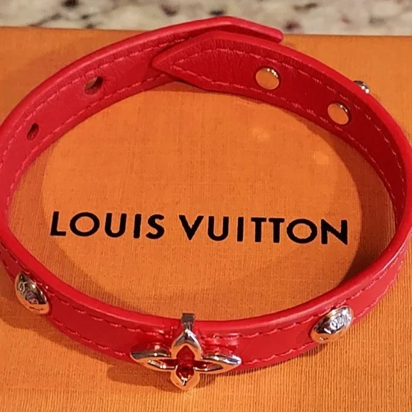 Louis Vuitton Red Monogram Gold Flower Bracelet M6535 Size 17/ PRISTINE - Picture 5 of 5
